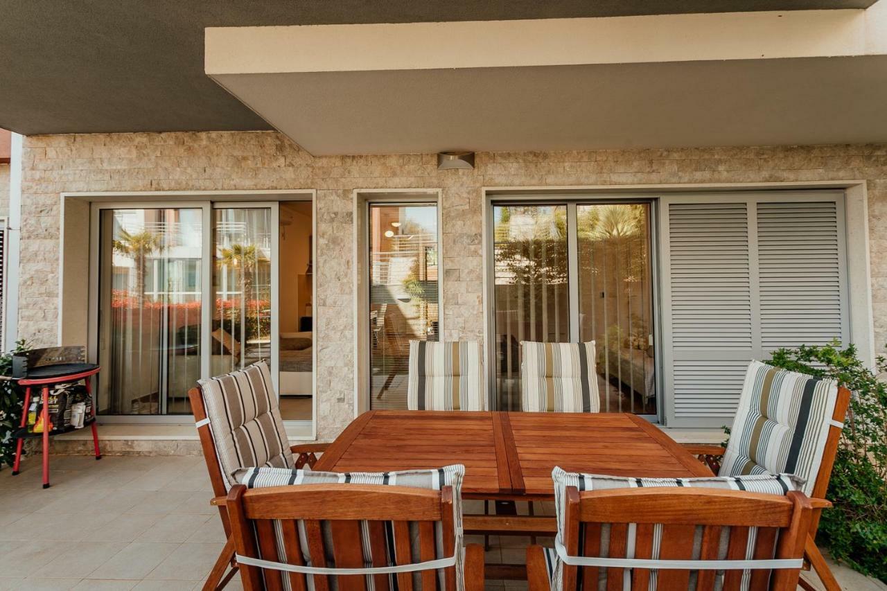 Апартаменты Acacia Hill A3 Дженовичи Экстерьер фото